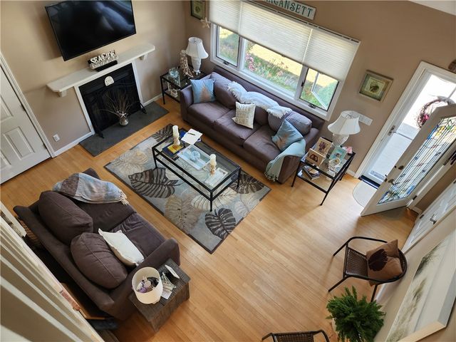 47 Treasure Road, Narragansett, RI 02882