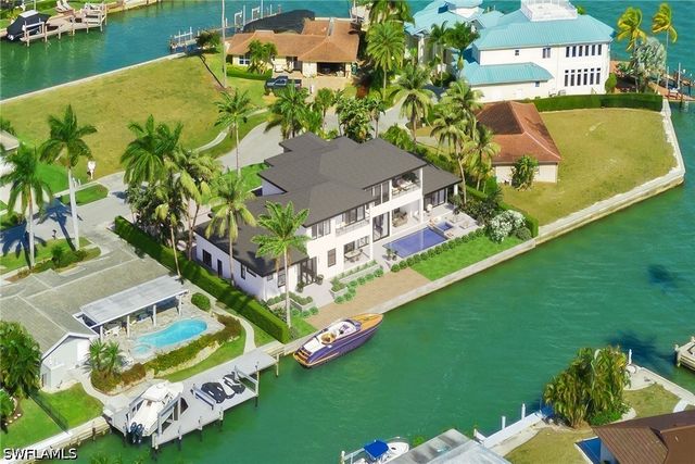 975 Sundrop CT, Marco Island, FL 34145