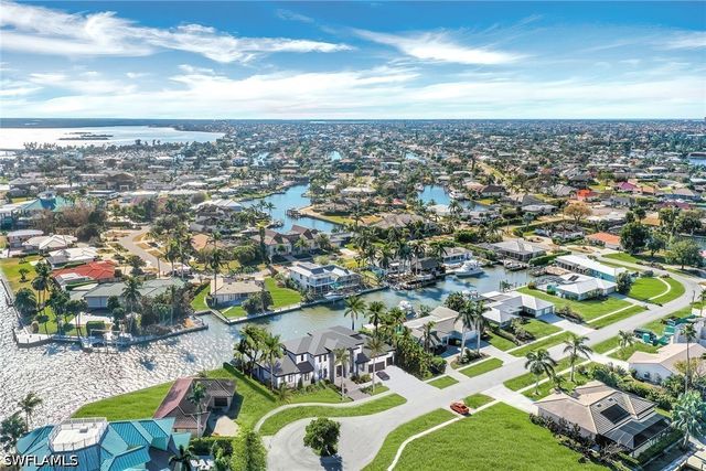 975 Sundrop CT, Marco Island, FL 34145