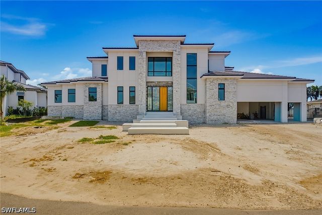 975 Sundrop CT, Marco Island, FL 34145