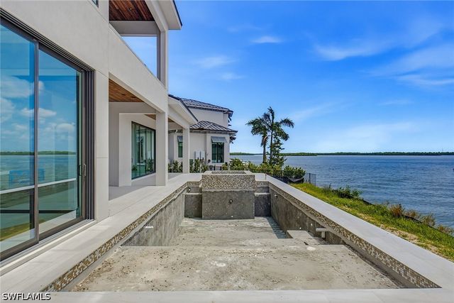 975 Sundrop CT, Marco Island, FL 34145