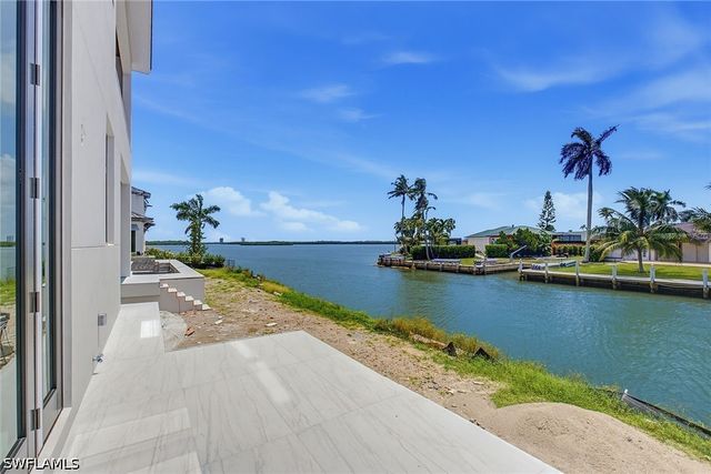 975 Sundrop CT, Marco Island, FL 34145