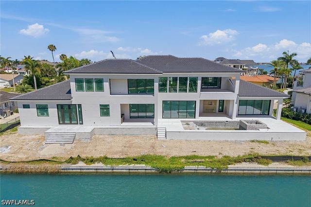 975 Sundrop CT, Marco Island, FL 34145