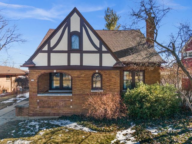 761 South Street, Elgin, IL 60123