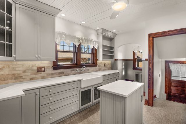 761 South Street, Elgin, IL 60123