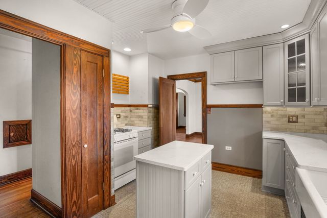 761 South Street, Elgin, IL 60123