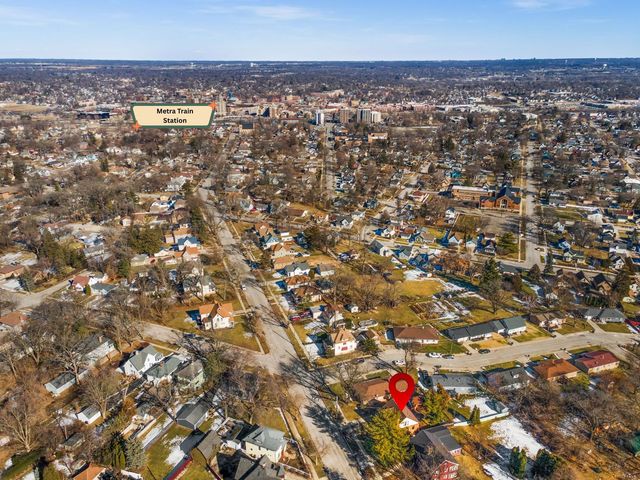 761 South Street, Elgin, IL 60123