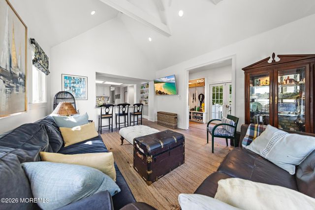 52 Ridge Road, Rumson, NJ 07760