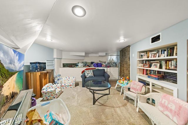52 Ridge Road, Rumson, NJ 07760
