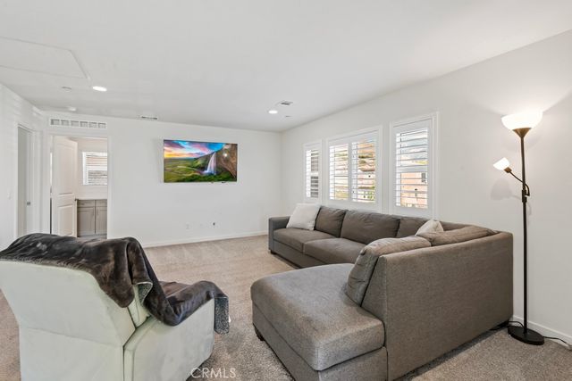 8004 Sorrento Way, Highland, CA 92346