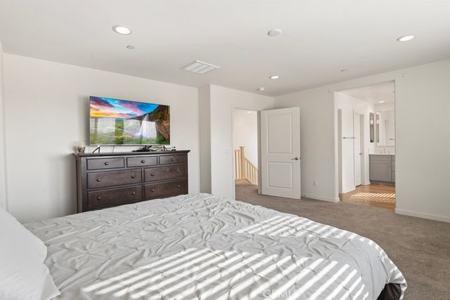 8004 Sorrento Way, Highland, CA 92346
