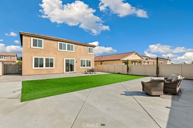 8004 Sorrento Way, Highland, CA 92346