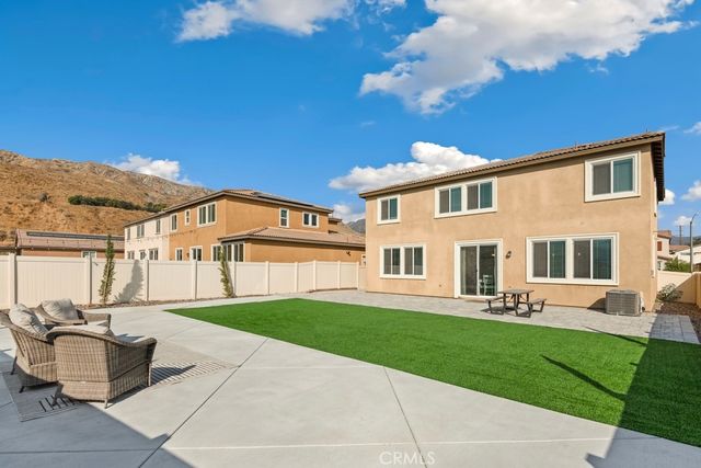 8004 Sorrento Way, Highland, CA 92346