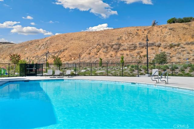 8004 Sorrento Way, Highland, CA 92346