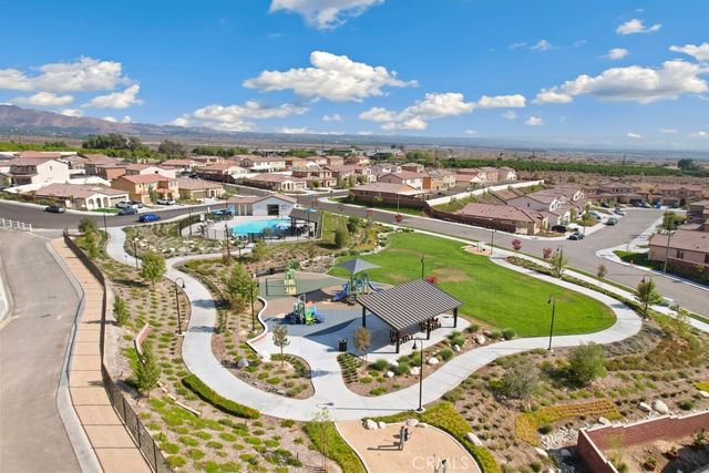 8004 Sorrento Way, Highland, CA 92346