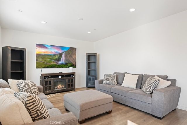 8004 Sorrento Way, Highland, CA 92346