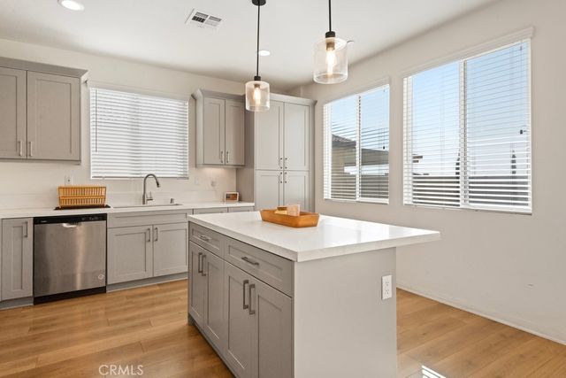 8004 Sorrento Way, Highland, CA 92346
