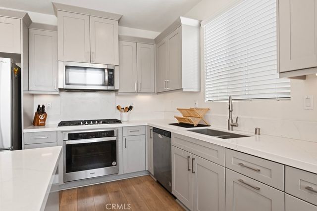 8004 Sorrento Way, Highland, CA 92346