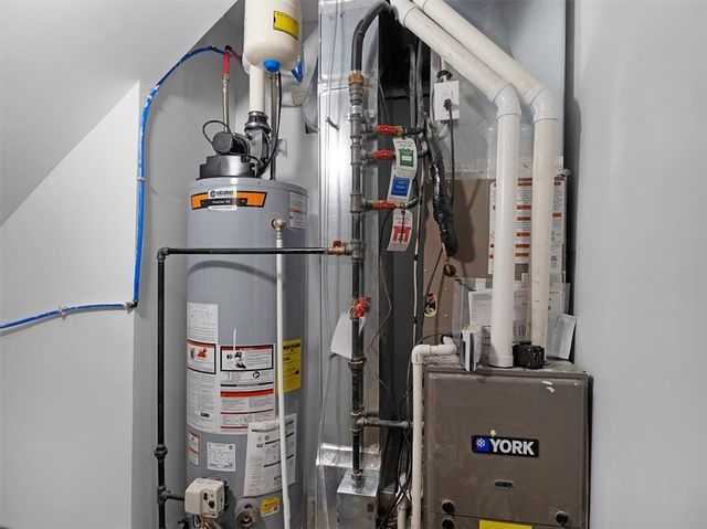 6648 Lakeside Road, Ontario, NY 14519