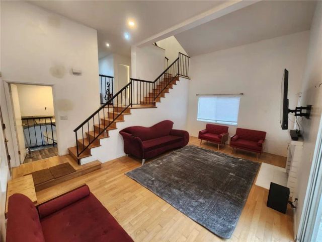 2915 E 60th A, Huntington Park, CA 90255