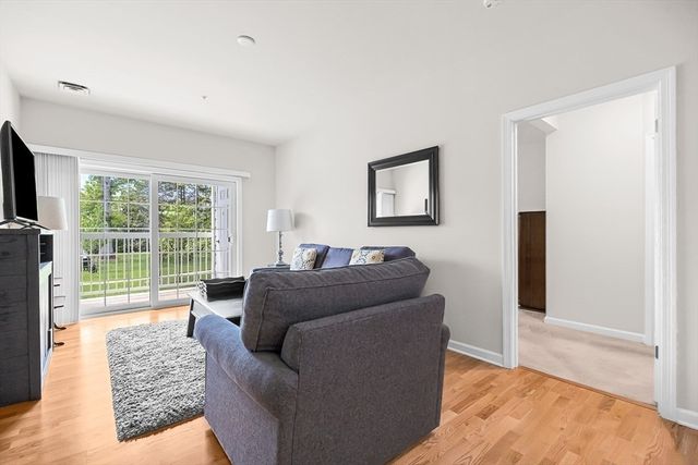 62 Abigail Way 1006, Reading, MA 01867