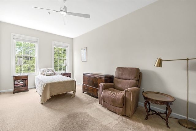 62 Abigail Way 1006, Reading, MA 01867