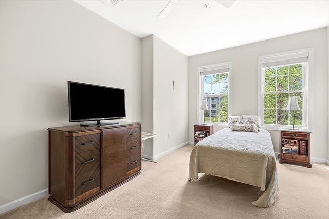62 Abigail Way 1006, Reading, MA 01867