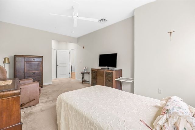 62 Abigail Way 1006, Reading, MA 01867