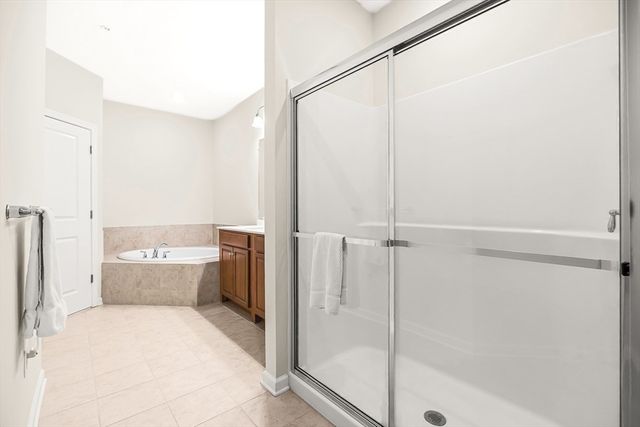 62 Abigail Way 1006, Reading, MA 01867