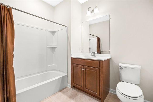 62 Abigail Way 1006, Reading, MA 01867
