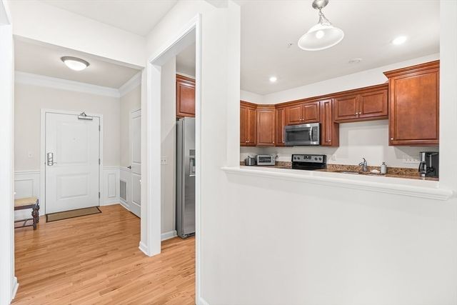 62 Abigail Way 1006, Reading, MA 01867