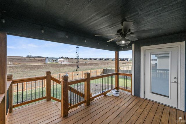 8685 Kinzie Jo Way, Manhattan, KS 66502