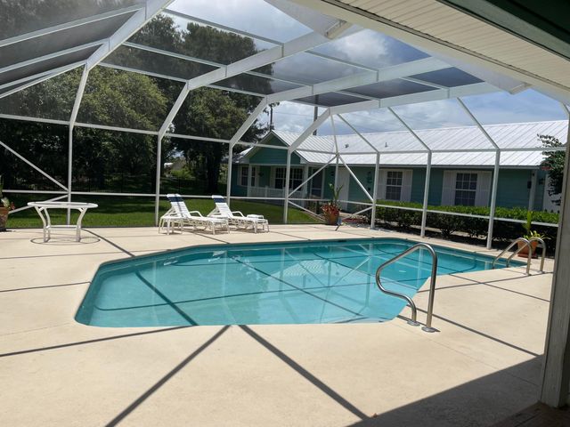 717 W Fischer Circle, Sebastian, FL 32958