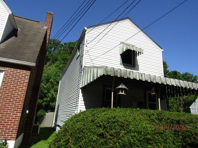 43 Wagner St, Carnegie, PA 15106