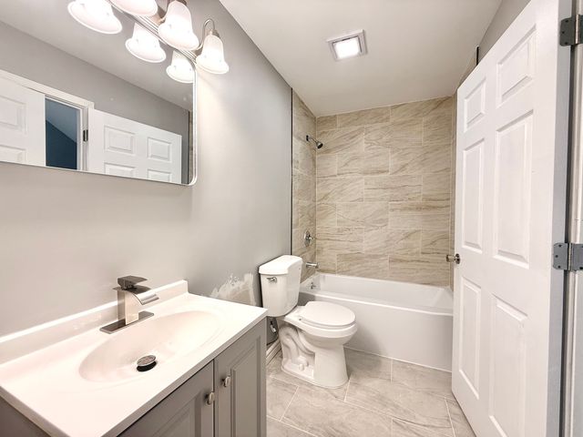 5402 S Marshfield Avenue, Chicago, IL 60609
