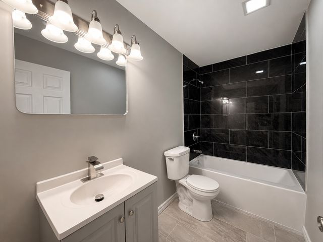5402 S Marshfield Avenue, Chicago, IL 60609