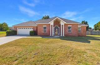 305 Thornwood Drive, Bonaire, GA 31005