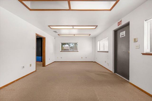 150 W Glenn Avenue, Coalinga, CA 93210