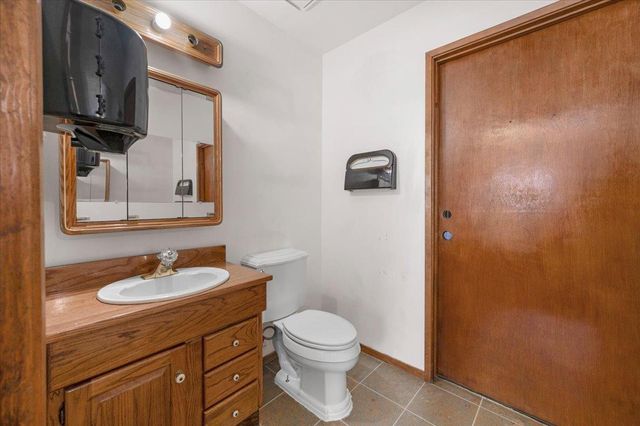 150 W Glenn Avenue, Coalinga, CA 93210