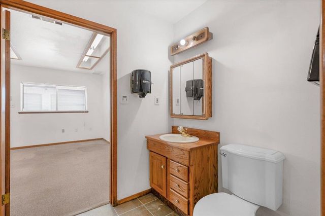 150 W Glenn Avenue, Coalinga, CA 93210