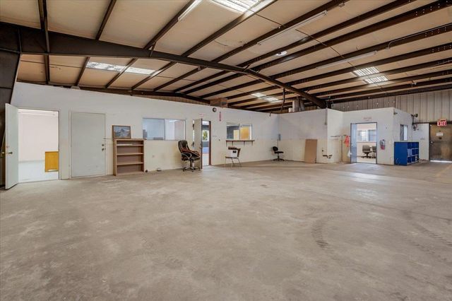 150 W Glenn Avenue, Coalinga, CA 93210