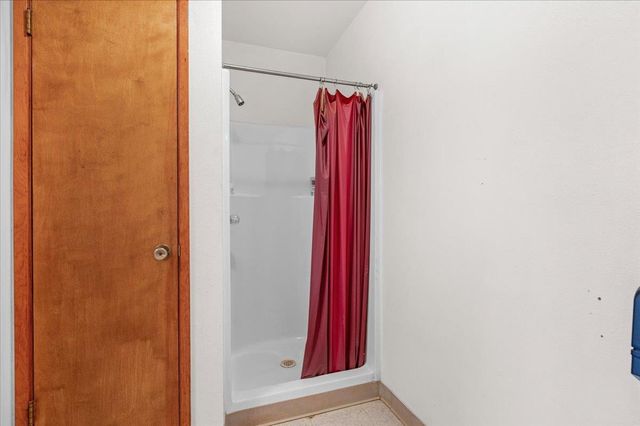 150 W Glenn Avenue, Coalinga, CA 93210