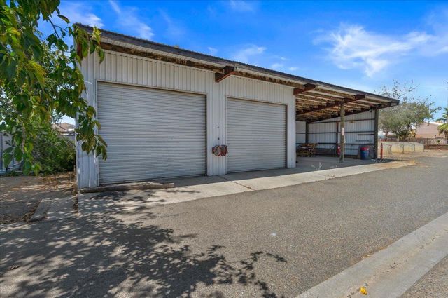 150 W Glenn Avenue, Coalinga, CA 93210