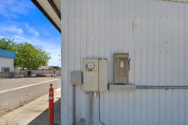 150 W Glenn Avenue, Coalinga, CA 93210