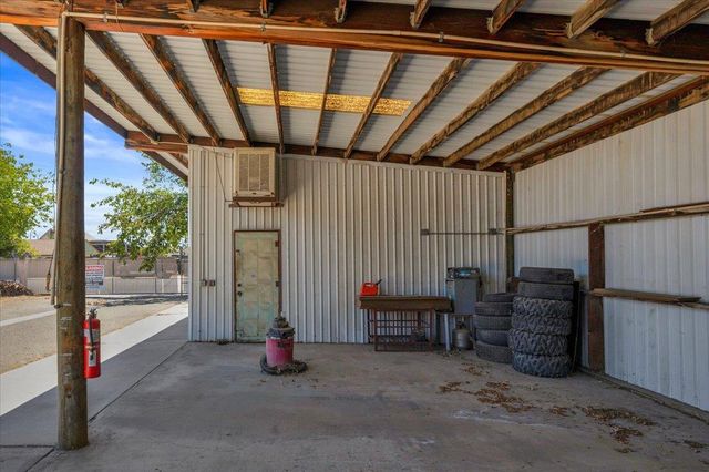 150 W Glenn Avenue, Coalinga, CA 93210