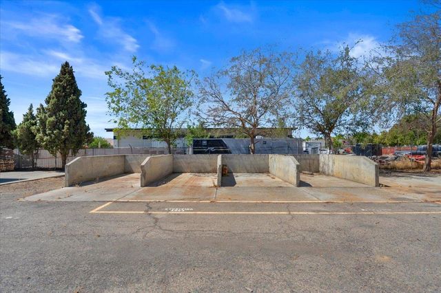 150 W Glenn Avenue, Coalinga, CA 93210