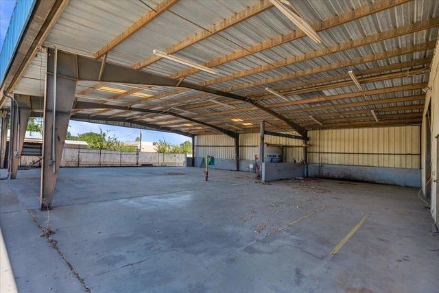 150 W Glenn Avenue, Coalinga, CA 93210