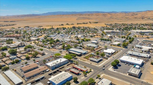 150 W Glenn Avenue, Coalinga, CA 93210