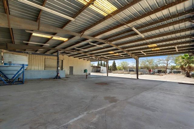 150 W Glenn Avenue, Coalinga, CA 93210