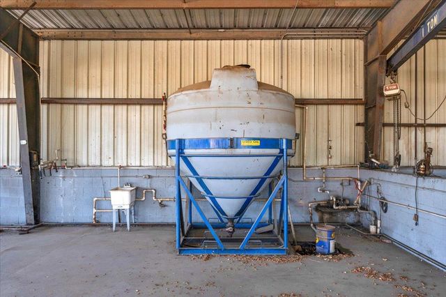 150 W Glenn Avenue, Coalinga, CA 93210